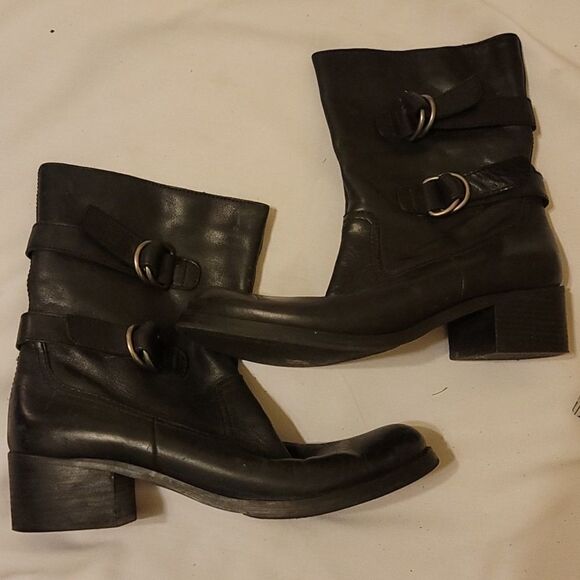 - Arturo chiang boots size 10 - Picture 2 of 12